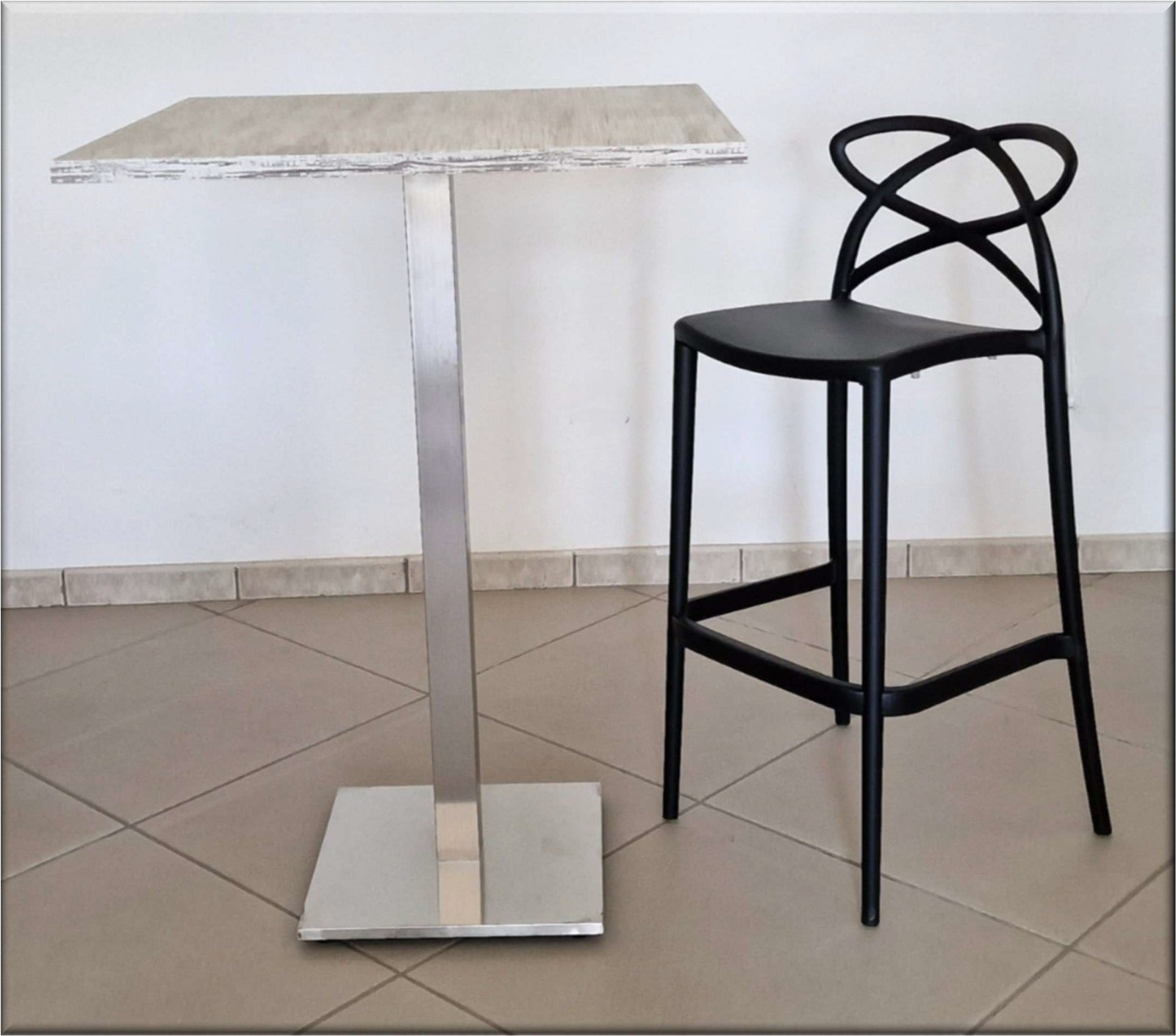 Art. 961 Sgabello nero